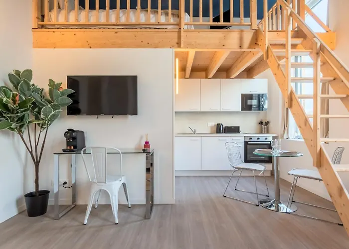 Grand Pour Deux Personnes En Mezzanine Appartement *