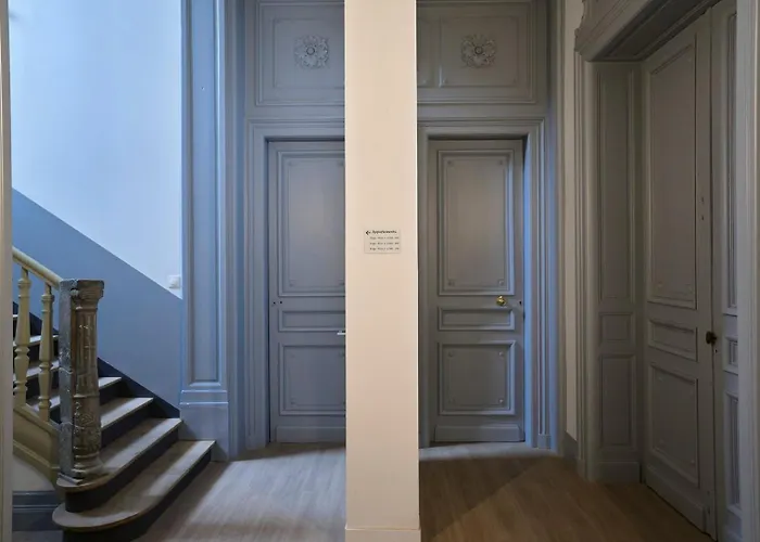 Grand Pour Deux Personnes En Mezzanine *